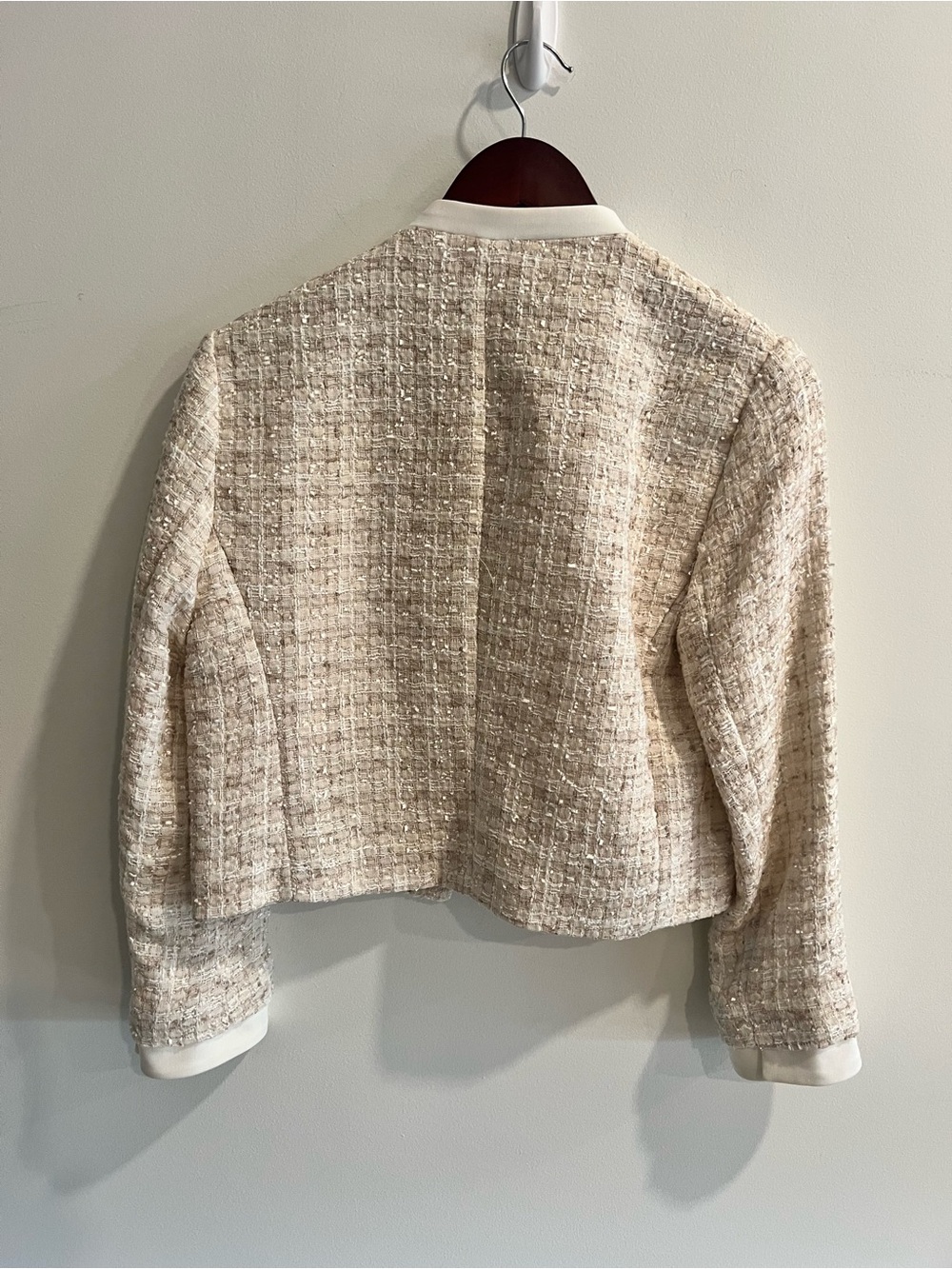 ZARA Cream Tweed Boxy Jacket with Gold Buttons - Picture 4 of 7